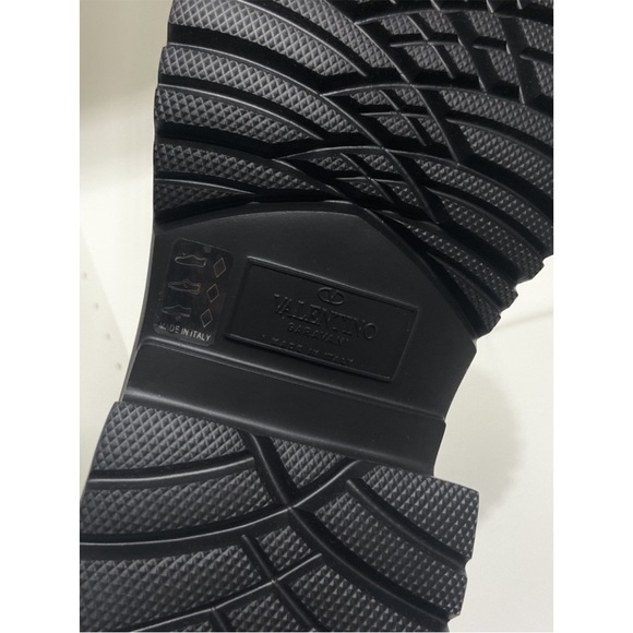 Brand new Valentino rose petal pattern boots Italian size 39 - Picture 4 of 4